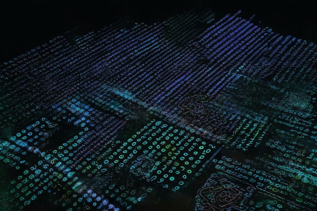 Создай промпт для объяснения кода не технарям понятным языком легко и быстро